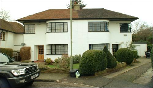 082-84 Ossulton Way